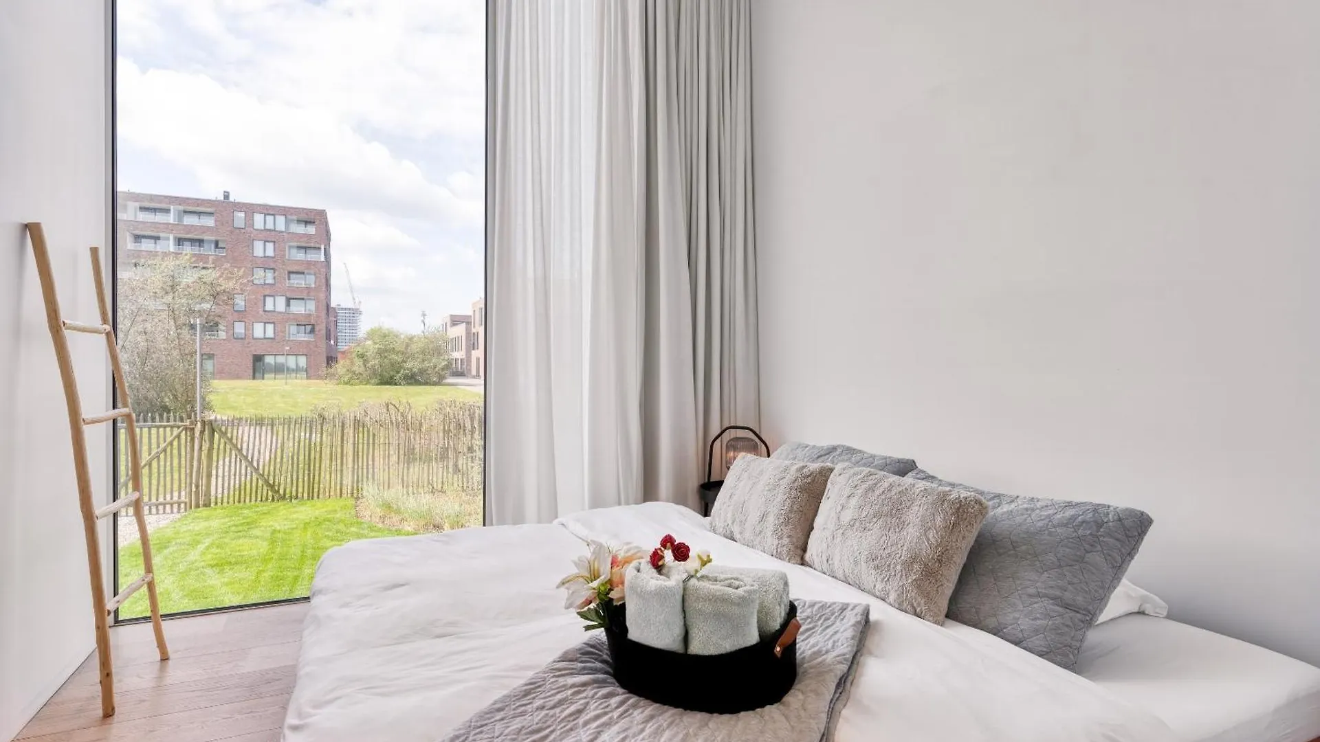 Aime Aan Zee Trendy Beachhouse 5P - With Private Garden & 2 Parkingspots Ostend Belgium