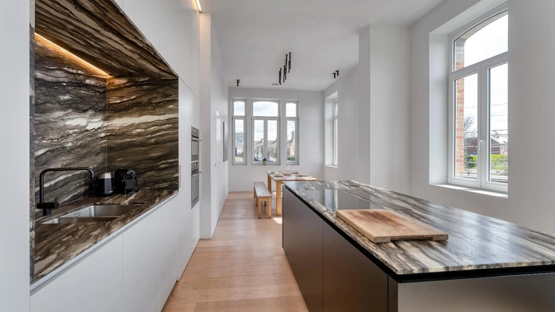 Aime Aan Zee Trendy Beachhouse 5P - With Private Garden & 2 Parkingspots Ostend Belgium