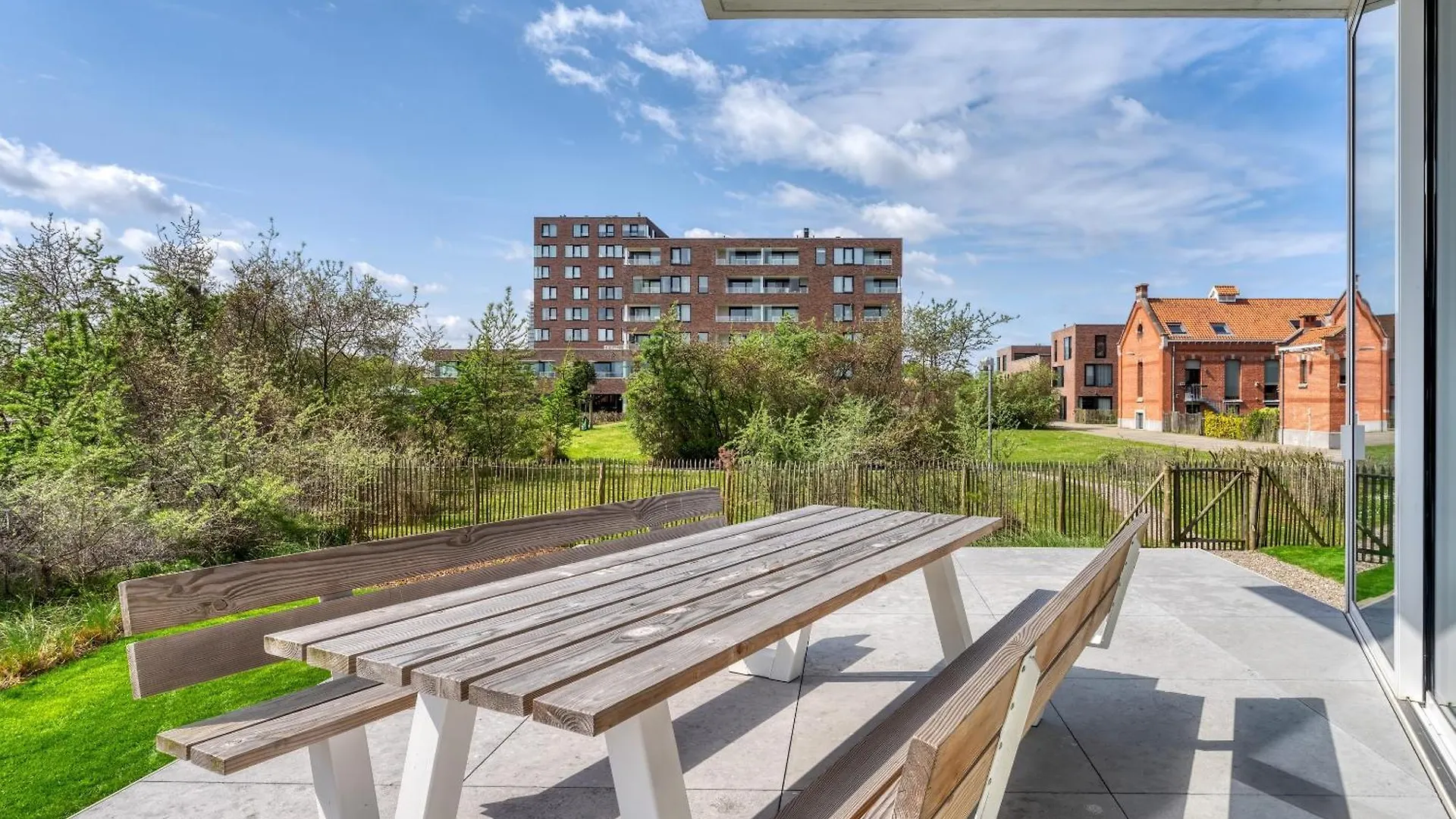 Villa Aime Aan Zee Trendy Beachhouse 5P - With Private Garden & 2 Parkingspots Ostend Belgium